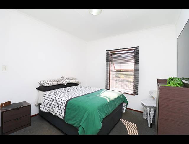 1 BEDROOM APARTMENT FOR SALE IN OAKLANDS